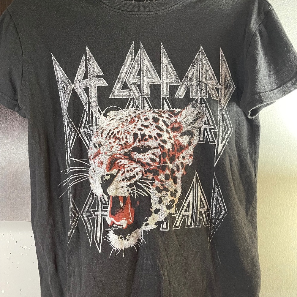EPIC Ladies Black XSmall Def Leppard Collectors Graphic Design Tshirt - Women |